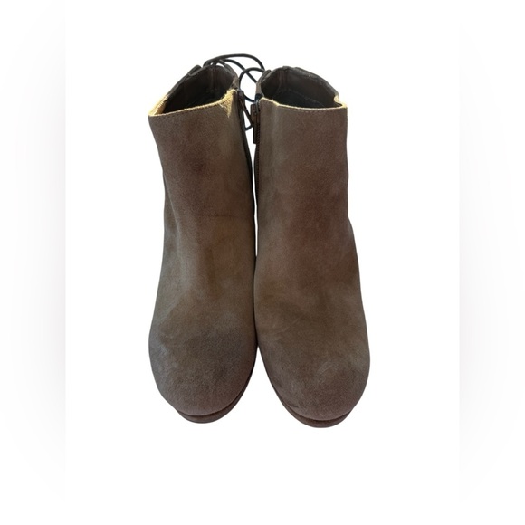 Gianni Bini Brown Suede Lace-Up Wedge Booties Size 8.5M Ankle Boots Corset Back - Picture 1 of 13